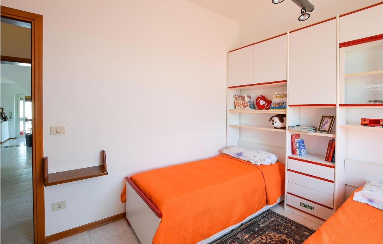 2 Bedroom Cozy Apartment In Grado Exterior photo